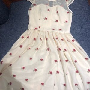 UNIQUE VINTAGE ROSE EMBROIDERED DRESS SIZE M